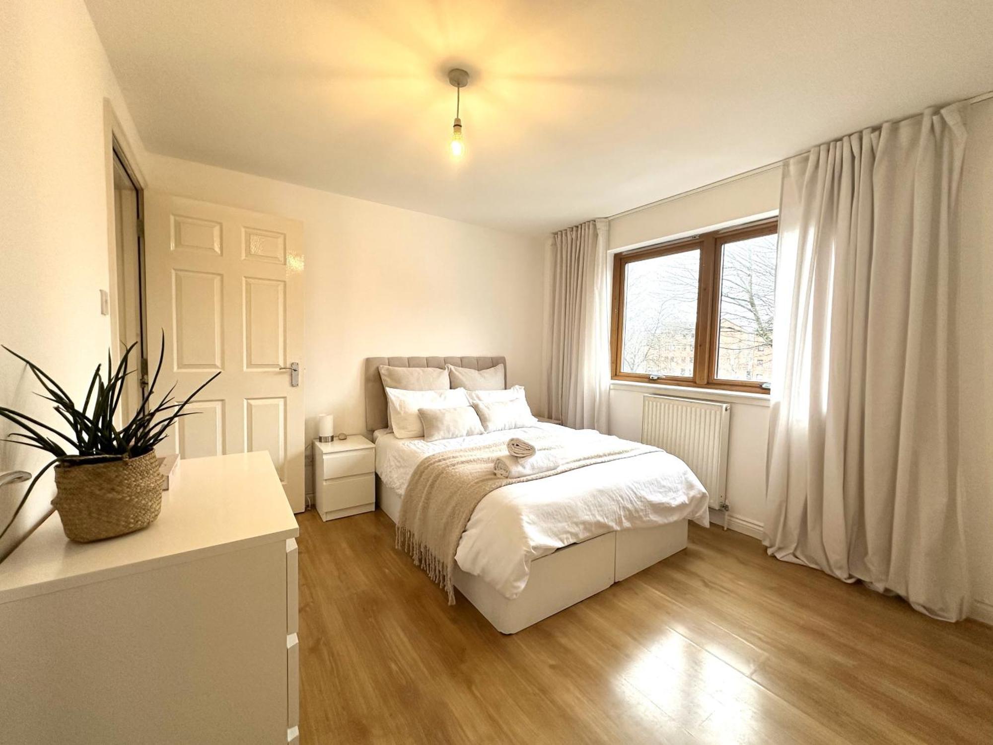 Private Room With En-Suite And Parking In Shared Flat غلاسغو المظهر الخارجي الصورة